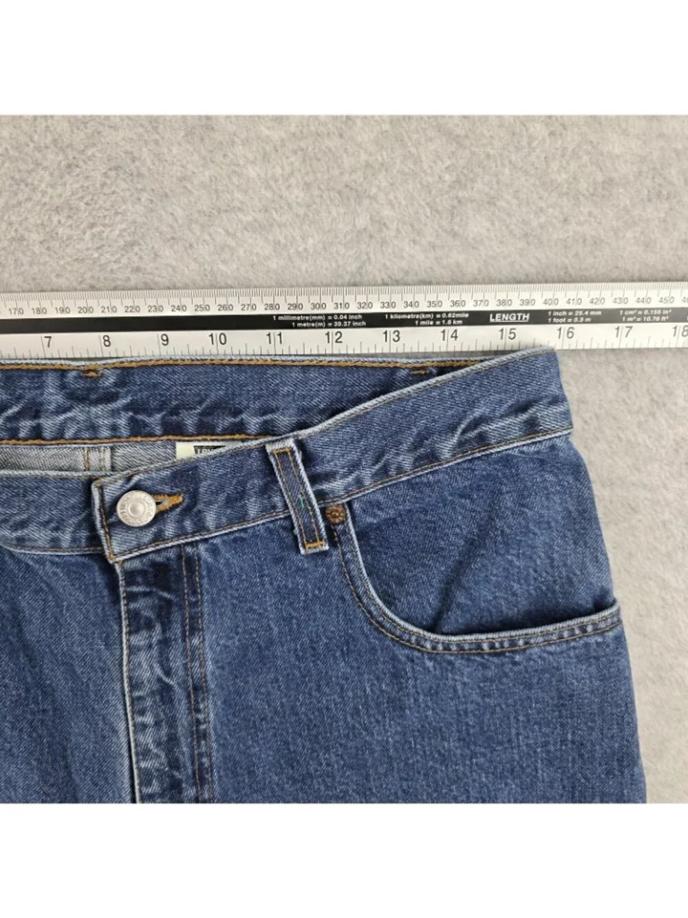 Levi's 560 Jeans Mens 33x30 Loose Relaxed Tapered USA 2001 Medium Wash Denim